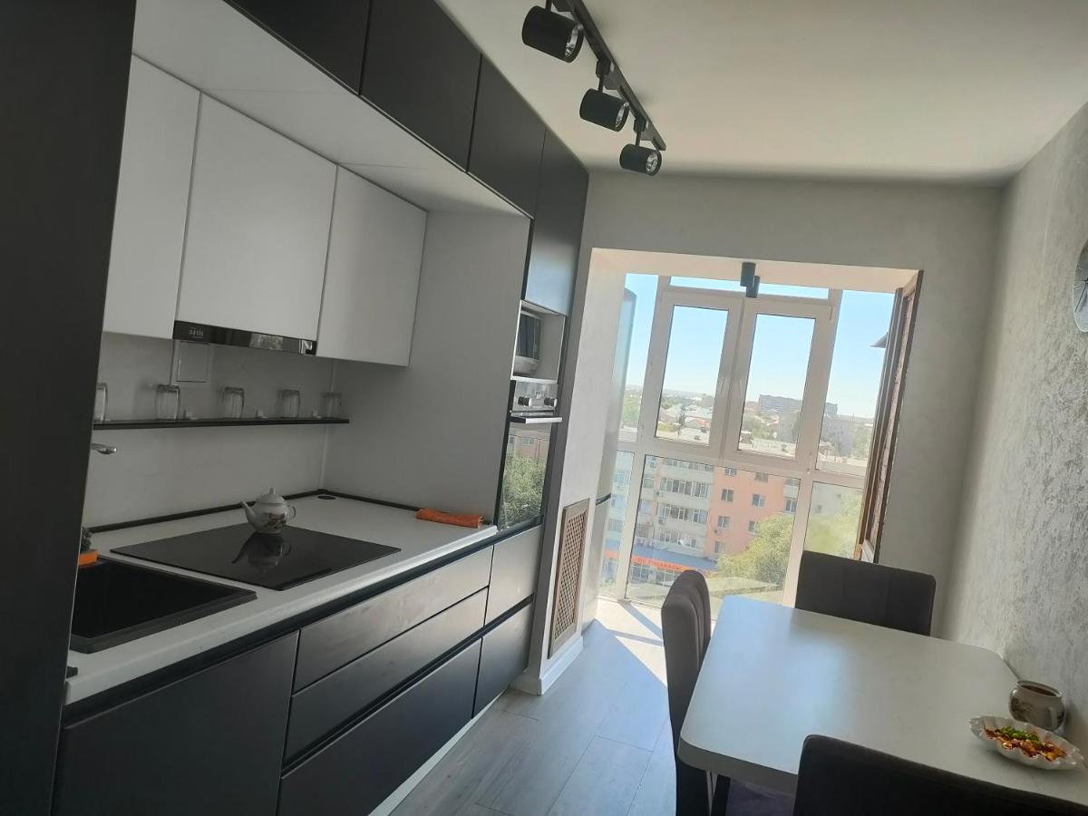 Двухкомнатная Квартира В Самом Центре Актобе Exterior foto